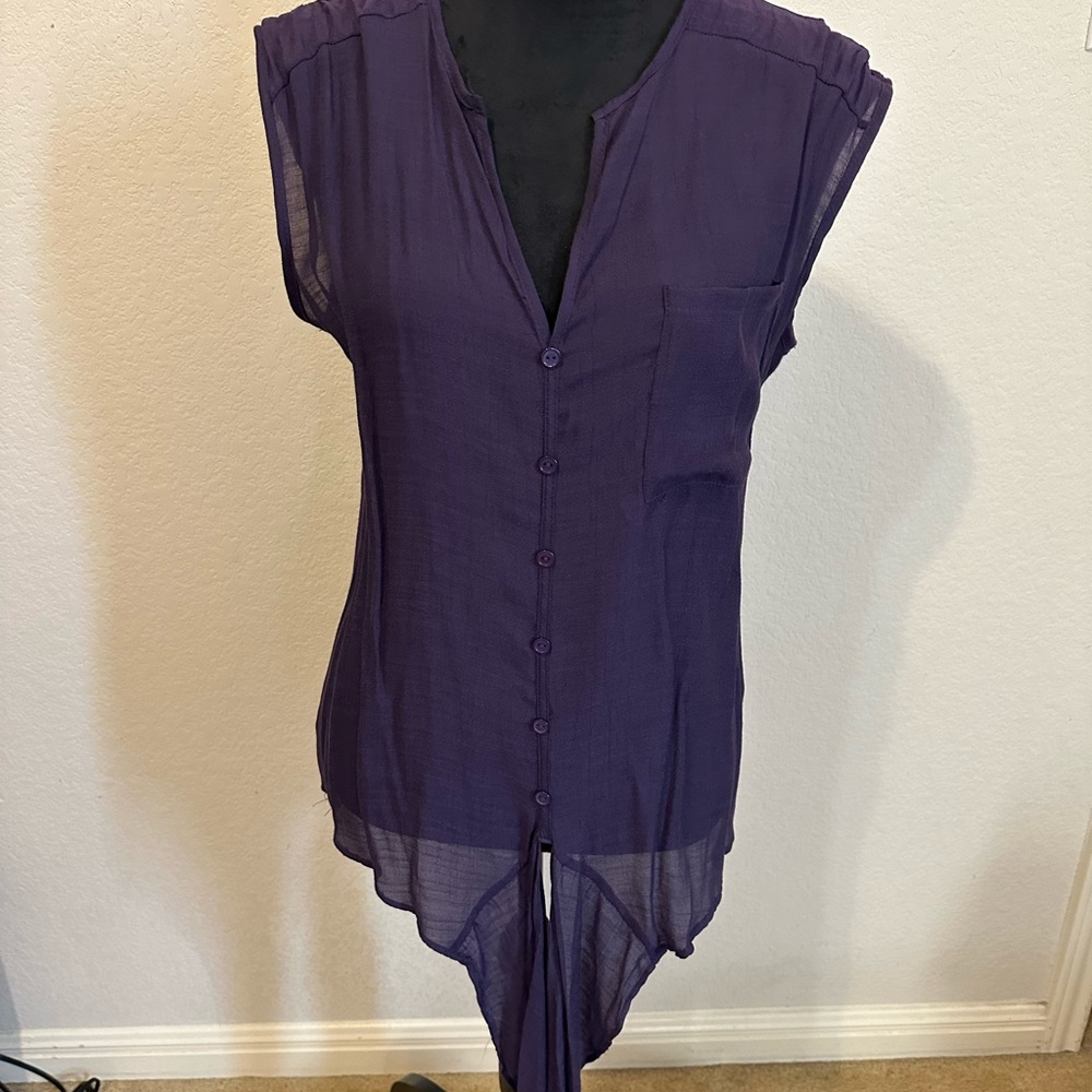 Perseption Concept Ladies Grape Purple Shrug. Size medium.‎ Sleeveless. New.